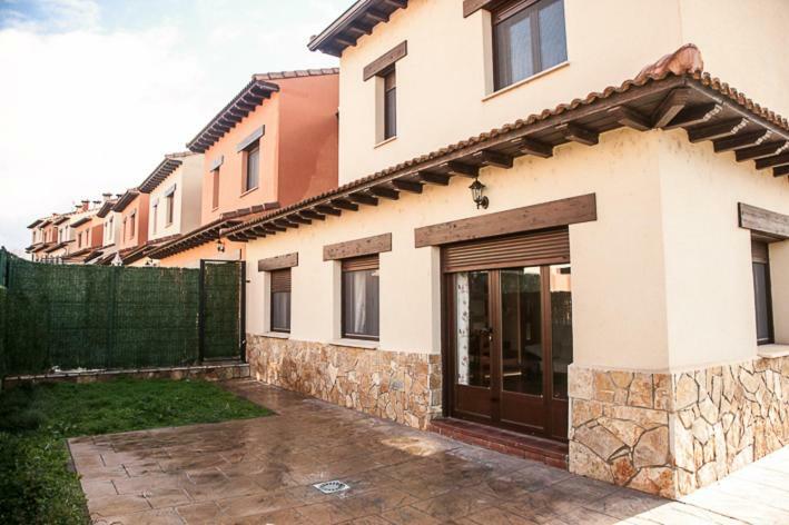 Apartamento El Palomar Ayllón エクステリア 写真
